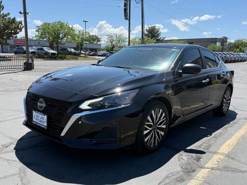 Black 2024 Nissan Altima 2.5 SV