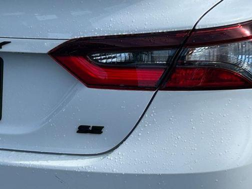 Super White 2021 Toyota Camry SE