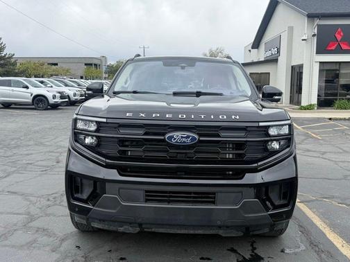 Black Metallic 2025 Ford Expedition Active