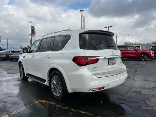 2024 INFINITI QX80 Luxe
