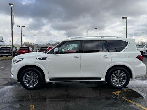 2024 INFINITI QX80 Luxe