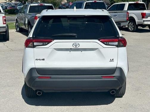 2024 Toyota RAV4 LE