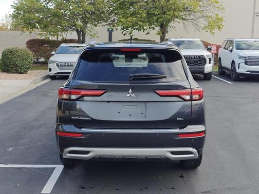 2024 Mitsubishi Outlander SEL Platinum Edition