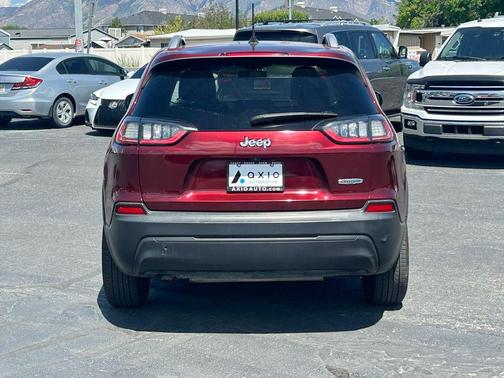 Velvet Red Pearlcoat 2019 Jeep Cherokee Latitude Plus
