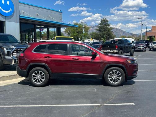 Velvet Red Pearlcoat 2019 Jeep Cherokee Latitude Plus