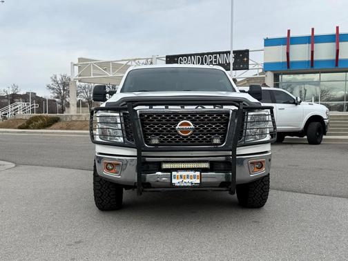 2016 Nissan Titan XD SV