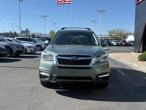 Jasmine Green Metallic 2017 Subaru Forester 2.5i Premium