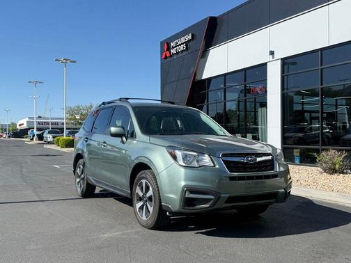 Jasmine Green Metallic 2017 Subaru Forester 2.5i Premium