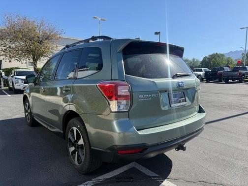 Jasmine Green Metallic 2017 Subaru Forester 2.5i Premium