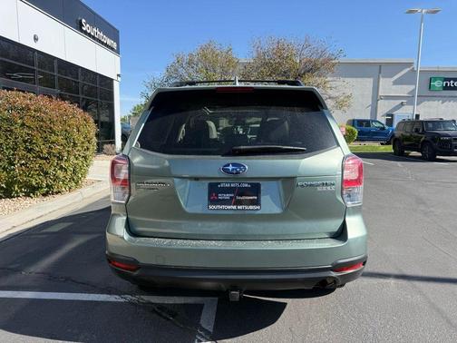 Jasmine Green Metallic 2017 Subaru Forester 2.5i Premium