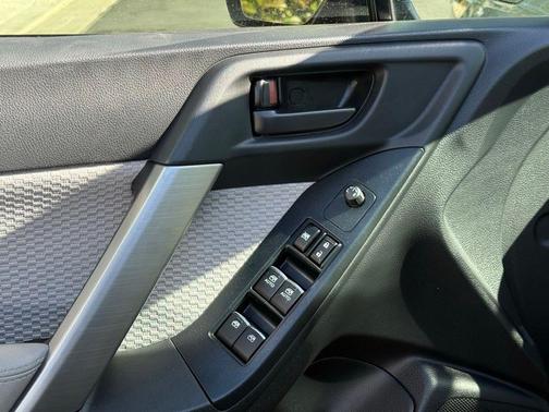 Jasmine Green Metallic 2017 Subaru Forester 2.5i Premium
