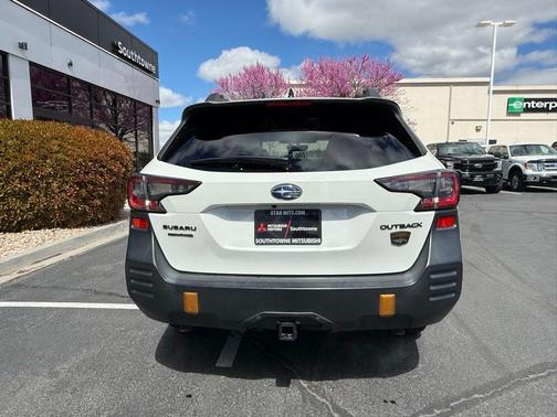 Crystal White Pearl 2023 Subaru Outback Wilderness