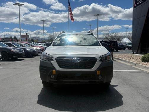 Crystal White Pearl 2023 Subaru Outback Wilderness