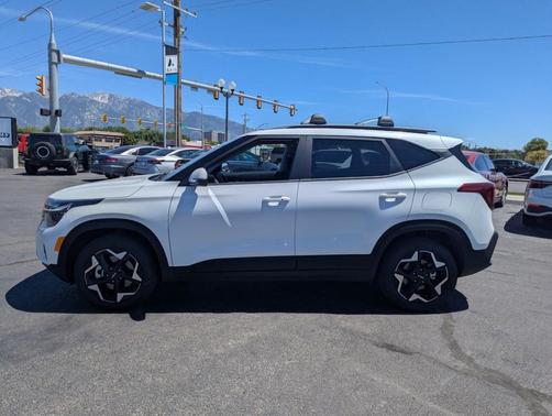 Snow White Pearl 2026 Kia Seltos S