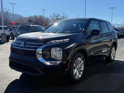 2026 Mitsubishi Outlander ES