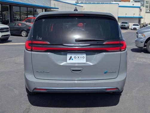 Ceramic Gray Clearcoat 2023 Chrysler Pacifica Hybrid Touring L