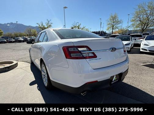 White Platinum Clearcoat Metallic 2017 Ford Taurus Limited