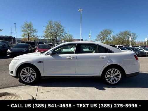 White Platinum Clearcoat Metallic 2017 Ford Taurus Limited