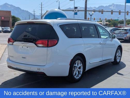 2020 Chrysler Pacifica Touring-L