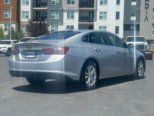 Silver Ice Metallic 2020 Chevrolet Malibu LT