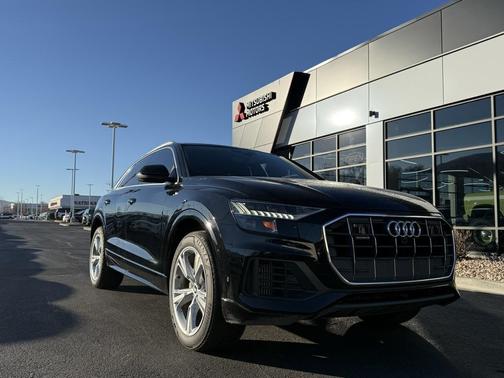 2021 Audi Q8 55 Premium Plus