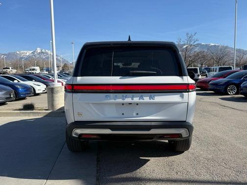 2023 Rivian R1S Adventure Quad Motor Large Pack