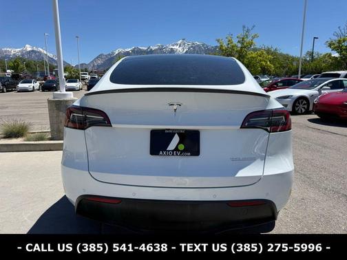 Pearl White Multi 2022 Tesla Model Y Performance
