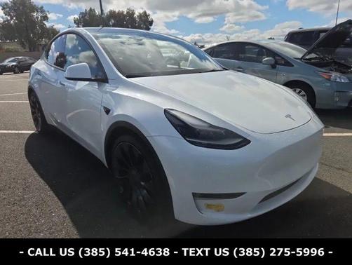Pearl White Multi 2022 Tesla Model Y Performance
