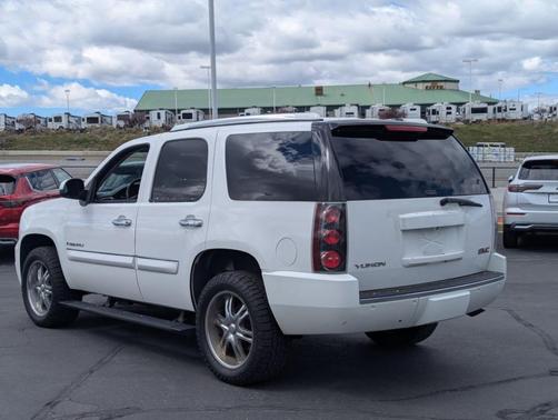 Summit White 2007 GMC Yukon Denali
