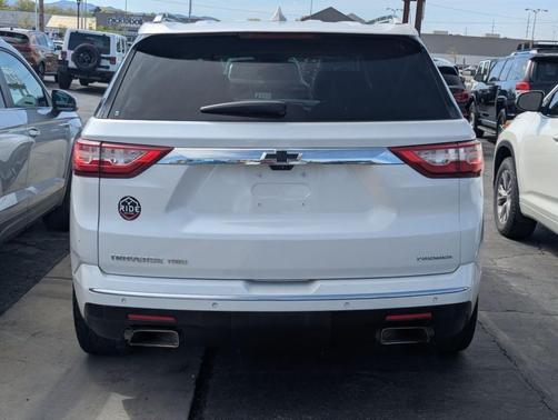 Iridescent Pearl Tricoat 2019 Chevrolet Traverse Premier