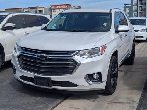 Iridescent Pearl Tricoat 2019 Chevrolet Traverse Premier