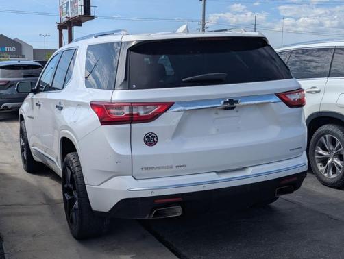 Iridescent Pearl Tricoat 2019 Chevrolet Traverse Premier