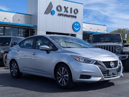 Brilliant Silver Metallic 2021 Nissan Versa 1.6 SV