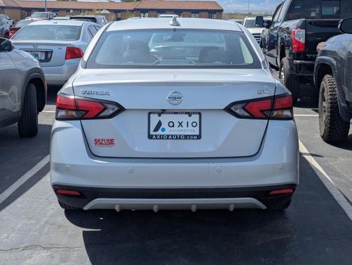 Brilliant Silver Metallic 2021 Nissan Versa 1.6 SV