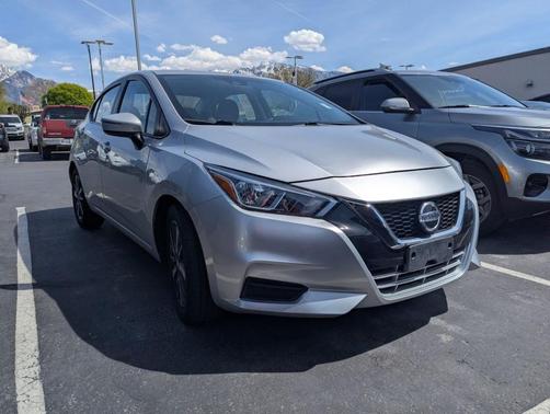 Brilliant Silver Metallic 2021 Nissan Versa 1.6 SV