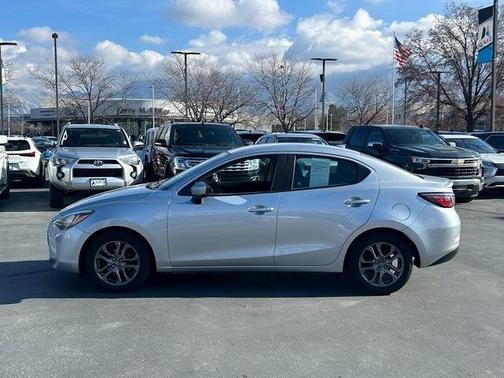 2019 Toyota Yaris Sedan LE