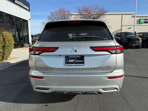 Silver 2024 Mitsubishi Outlander SEL
