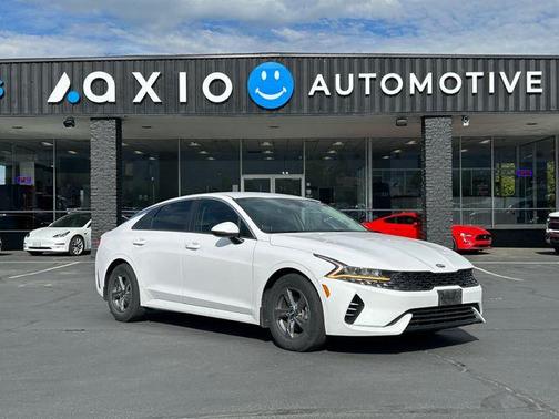 Glacial White Pearl 2021 Kia K5 LXS