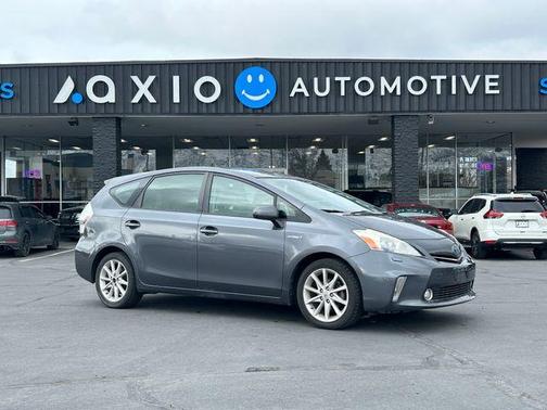 2012 Toyota Prius v Five