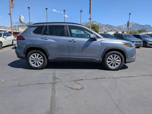 2022 Toyota Corolla Cross LE