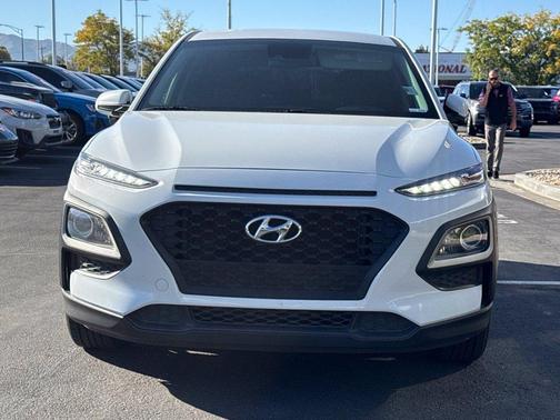 Chalk White 2020 Hyundai KONA SE