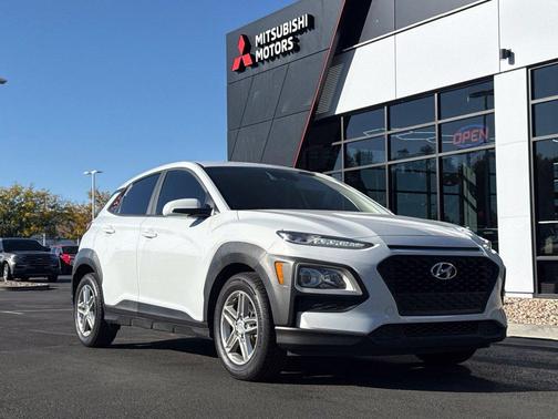 Chalk White 2020 Hyundai KONA SE