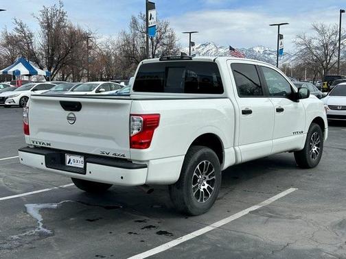 2023 Nissan Titan SV