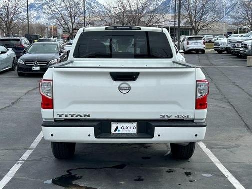 2023 Nissan Titan SV