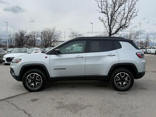 2024 Jeep Compass Trailhawk