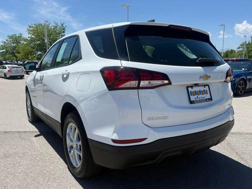 Summit White 2022 Chevrolet Equinox LS