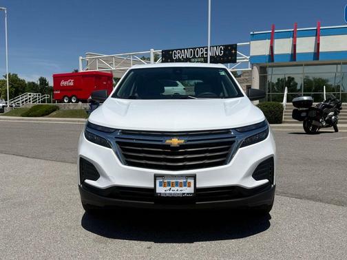 Summit White 2022 Chevrolet Equinox LS
