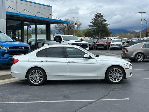 White Metallic 2015 BMW 328 i xDrive