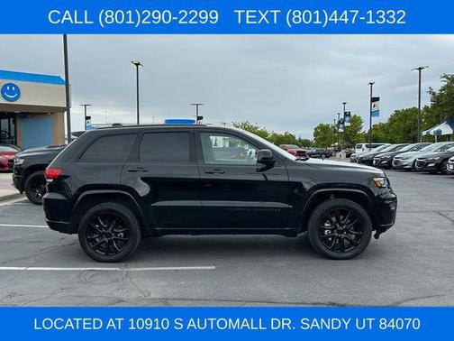 Diamond Black 2022 Jeep Grand Cherokee WK Laredo