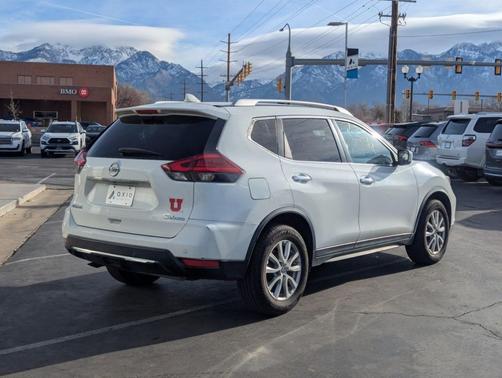 2020 Nissan Rogue SV